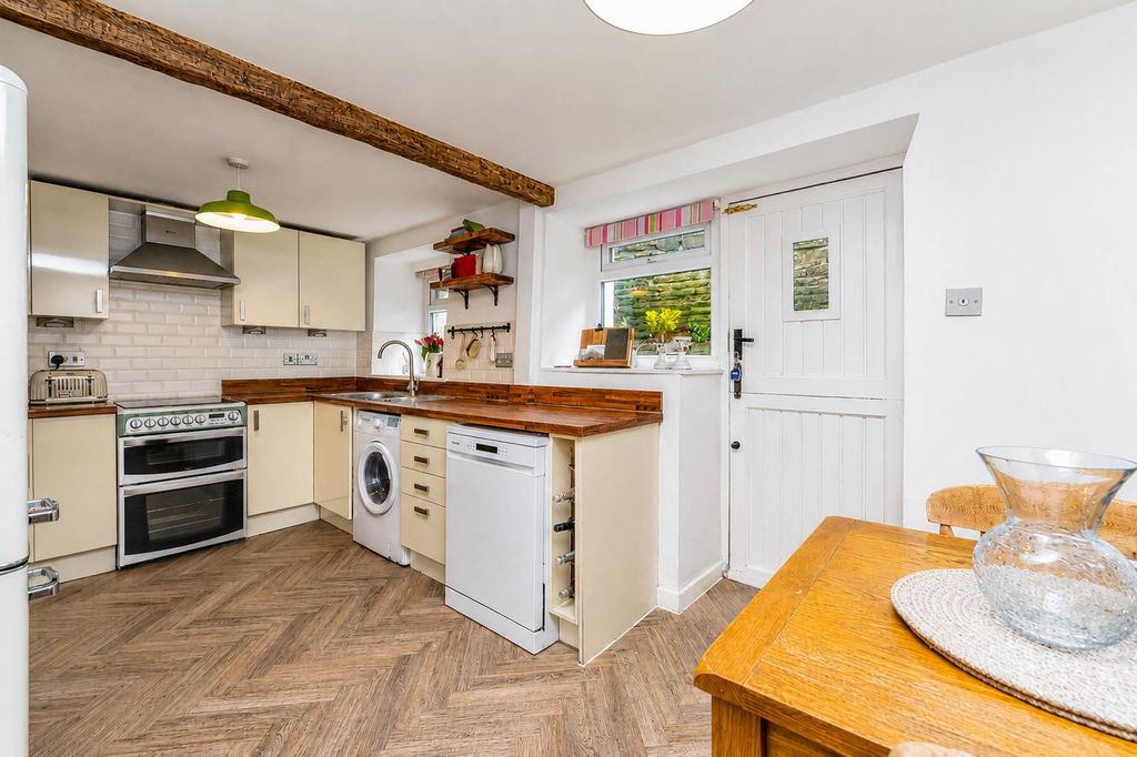 Property photo 3 of 45 3.Jpg