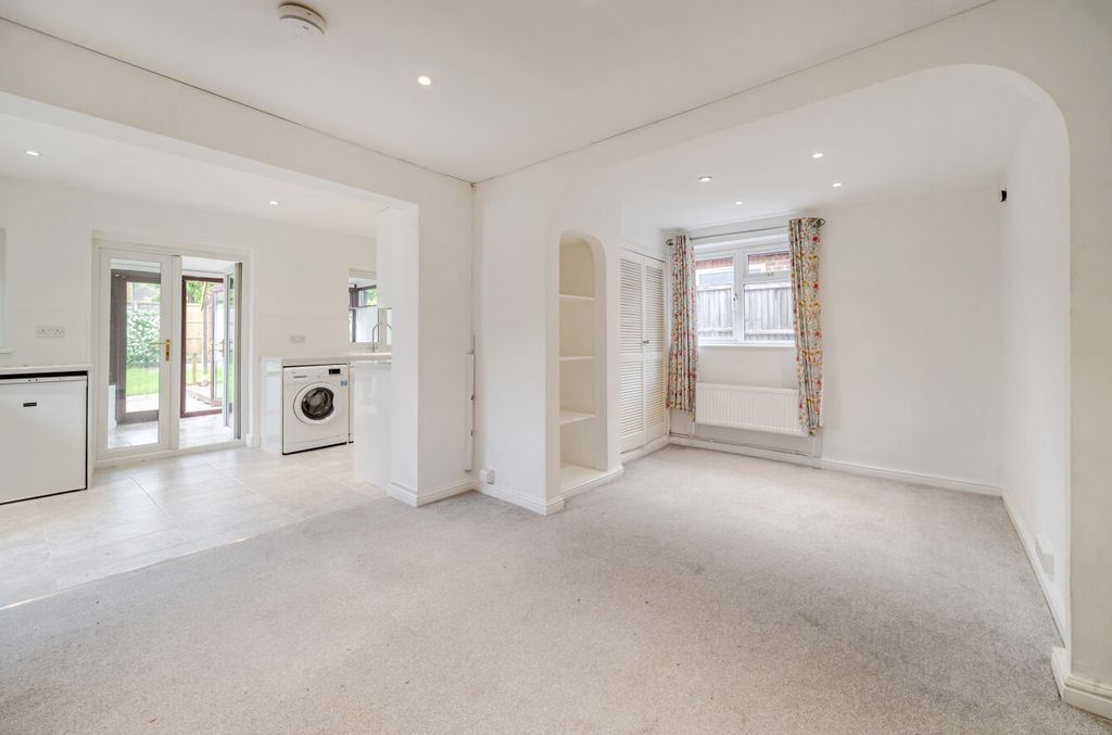 Property photo 3 of 15 1452583-13-69F0Be...