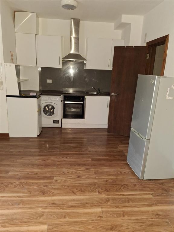 Property photo 3 of 6 Kitchen.Jpg