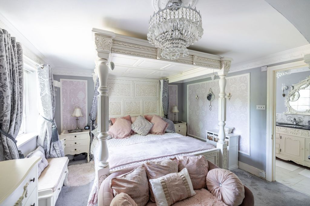 Additional image 9 of 4 bed detached house for saleGodstone Road, Lingfield RH7