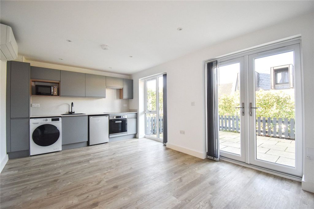 Property photo 2 of 12 Picture No. 22