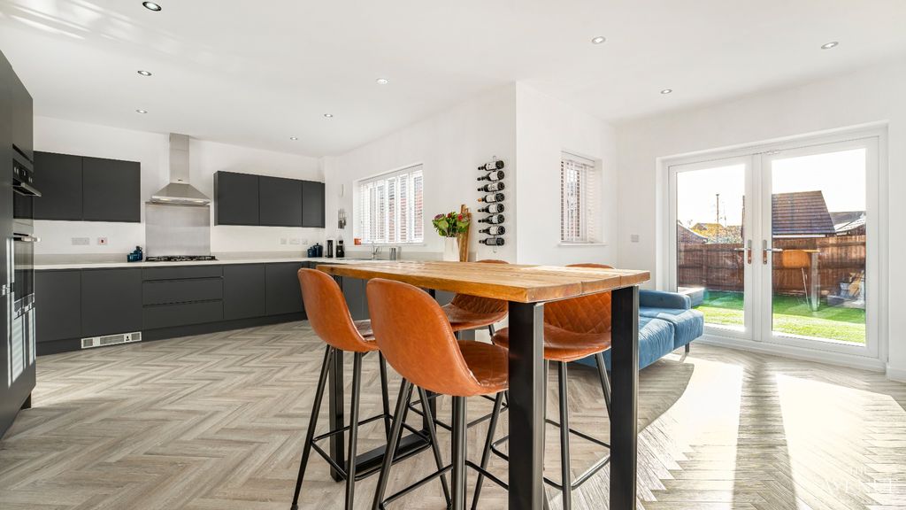 Property photo 3 of 38 4681624