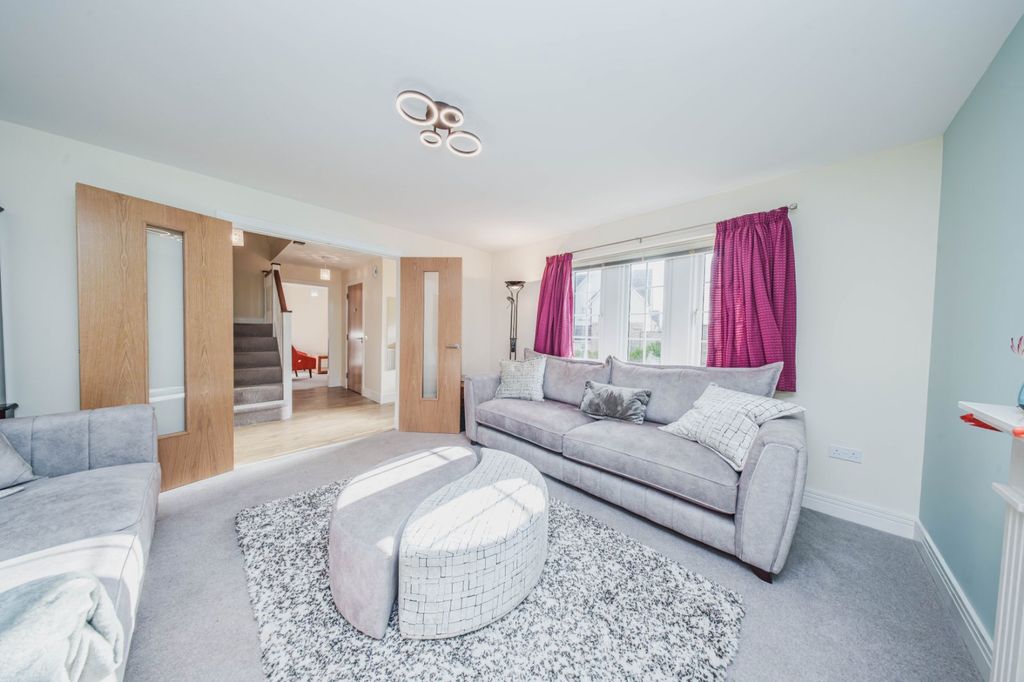 Property photo 2 of 47 Photo 2