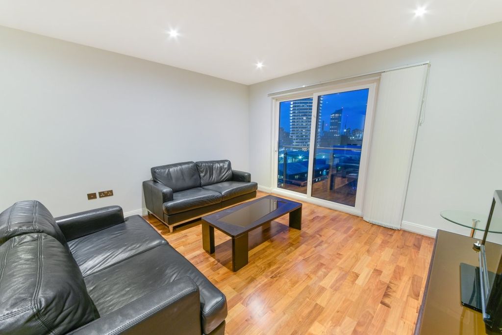 Property photo 3 of 9 Living Area