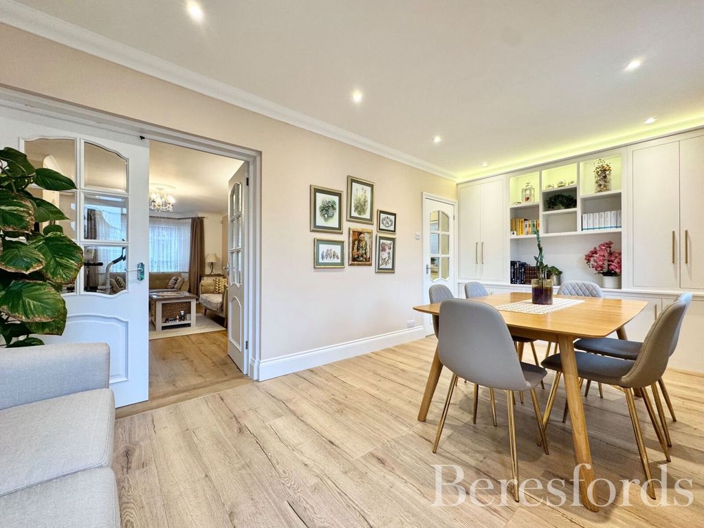 Property photo 3 of 29 Picture No. 26