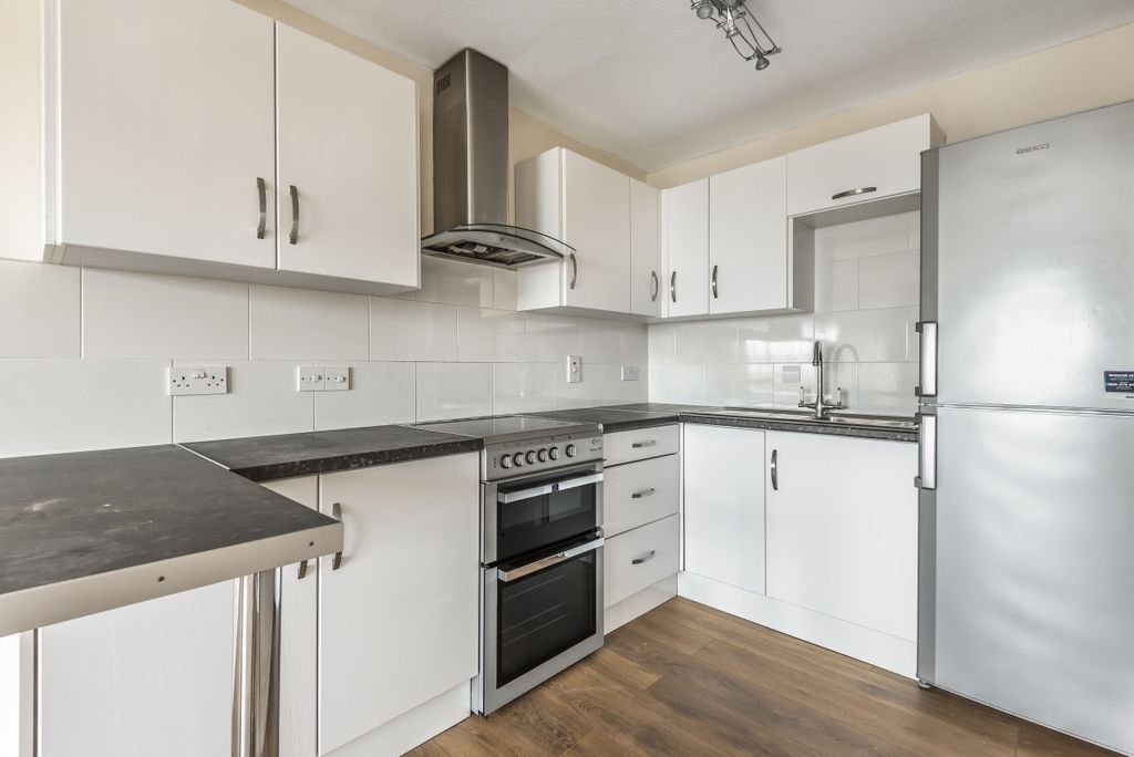 Property photo 3 of 8 556993 (4)