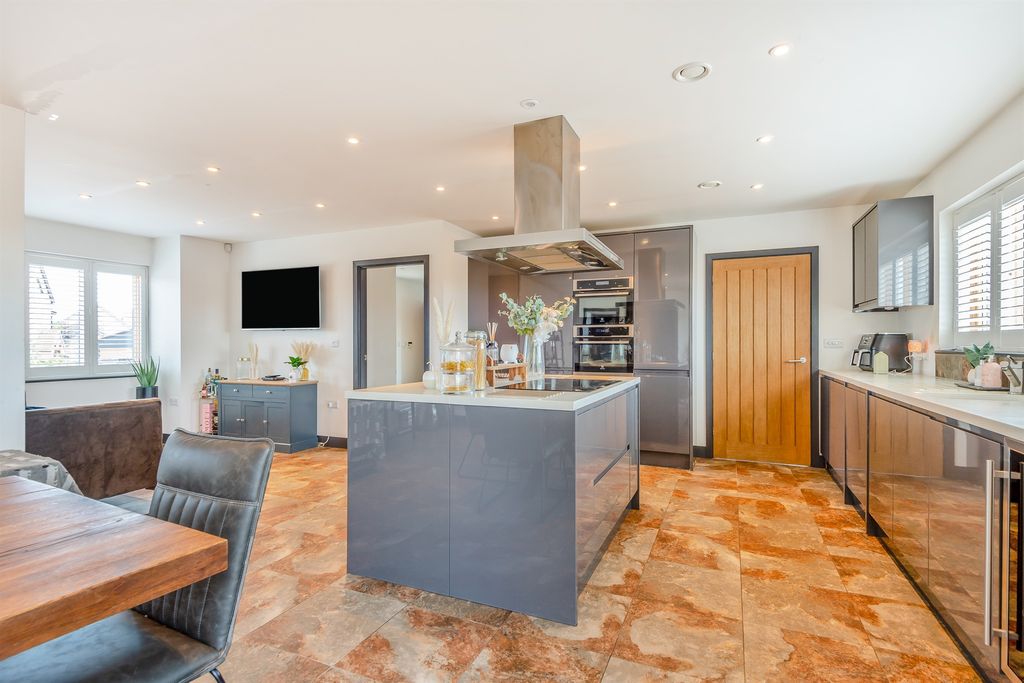 Property photo 2 of 12 Front