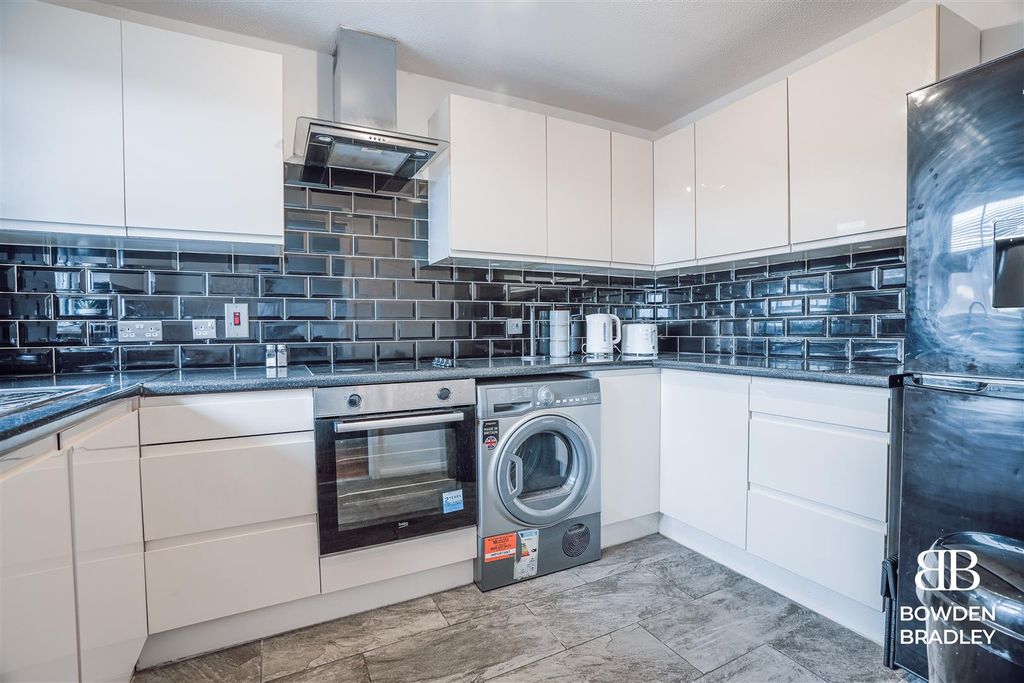 Property photo 2 of 13 Kitchen