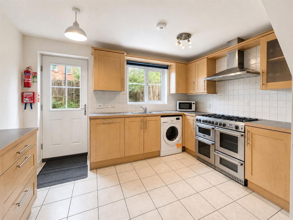 Property photo 3 of 5 Kitchen