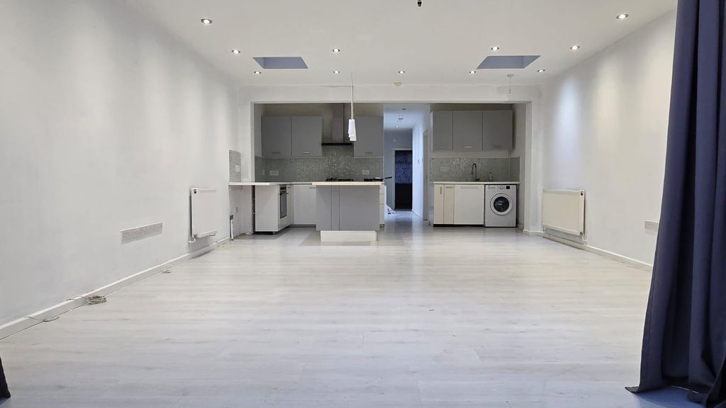 Additional image 4 of 5 bed semi-detached bungalow for salePurland Close, Dagenham RM8