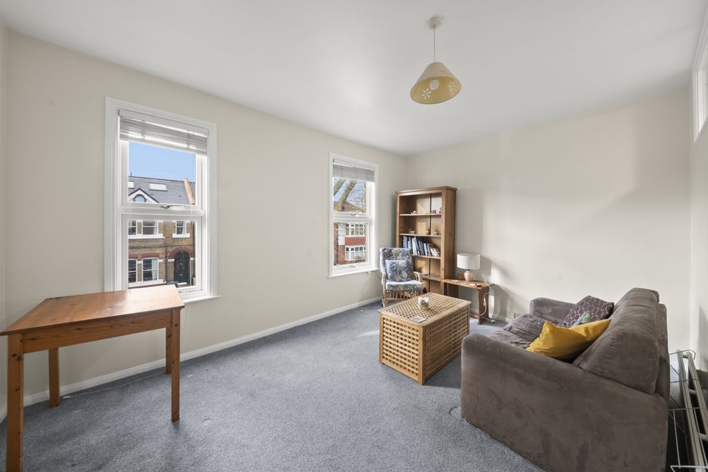 Property photo 3 of 9 Photo 5