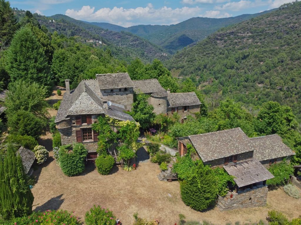 Property photo 1 of 6 Exceptional Historic Residence With A Storied Past
