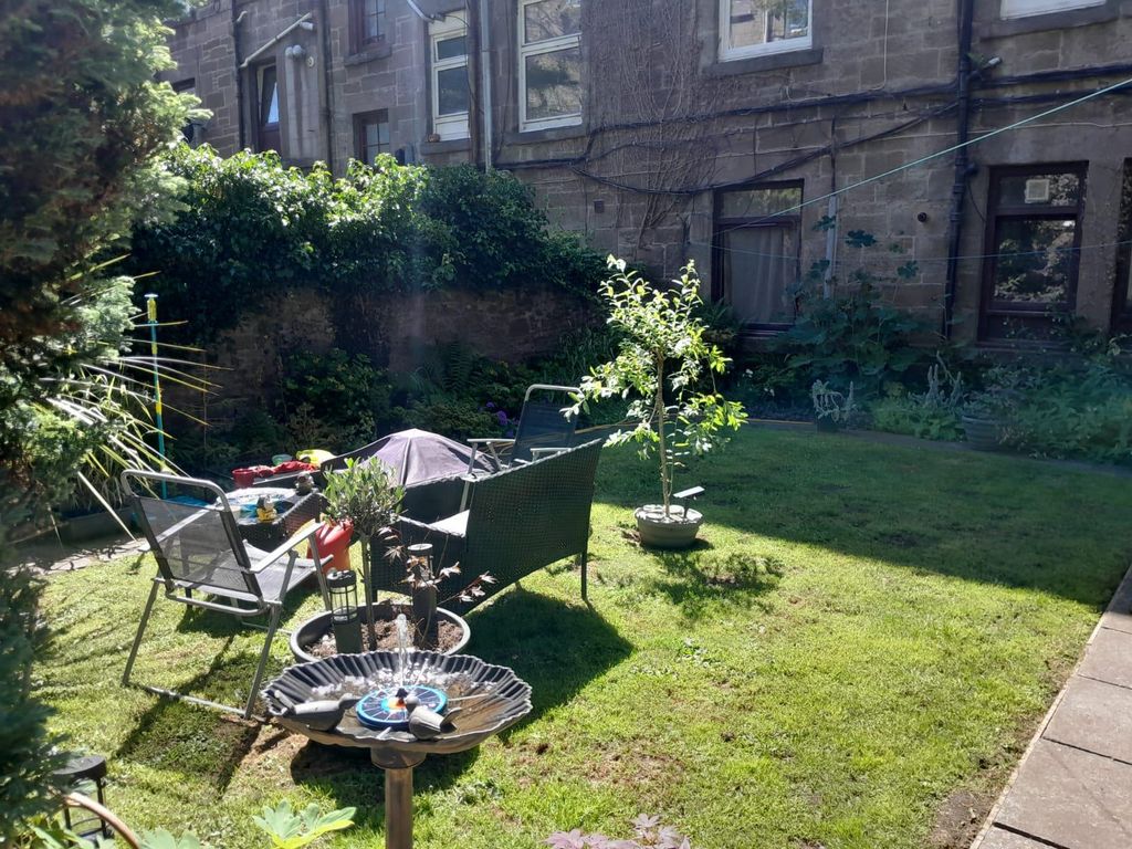 Property photo 3 of 6