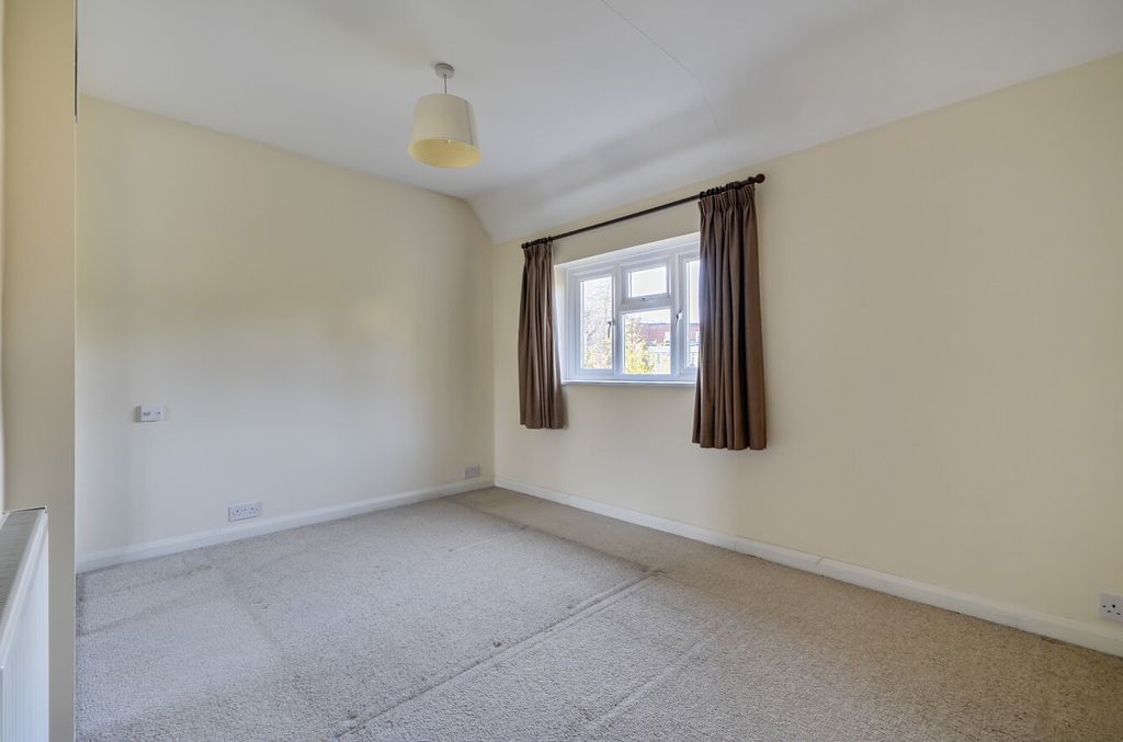 Property photo 3 of 23 1396424-1-695E5ee...