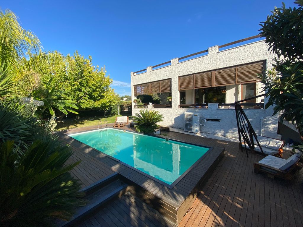 Property photo 1 of 41