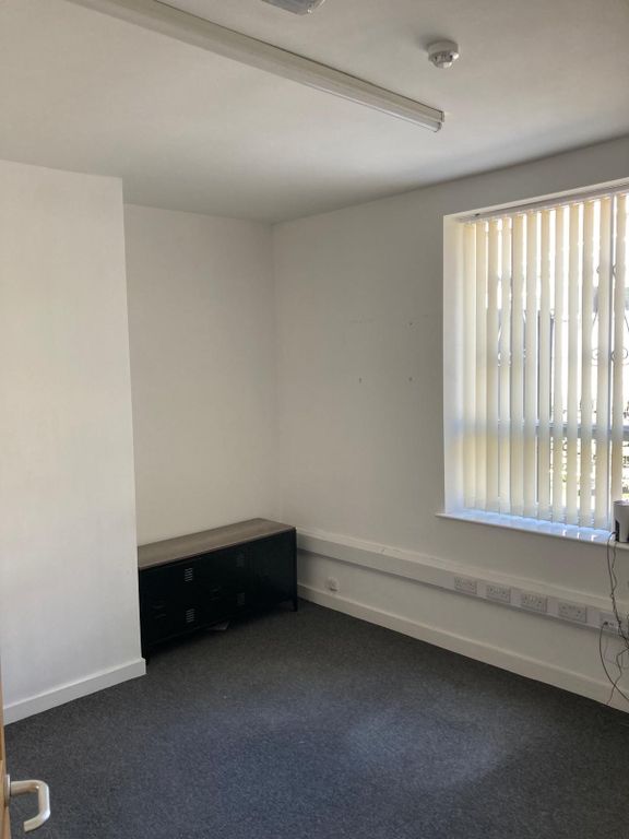 Property photo 3 of 4
