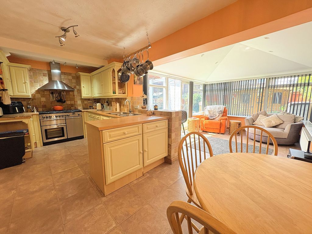 Property photo 2 of 29
