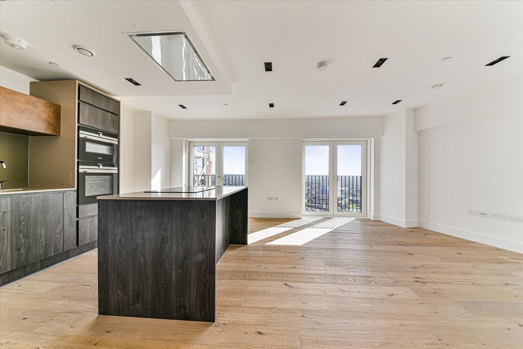 Property photo 2 of 11 Image