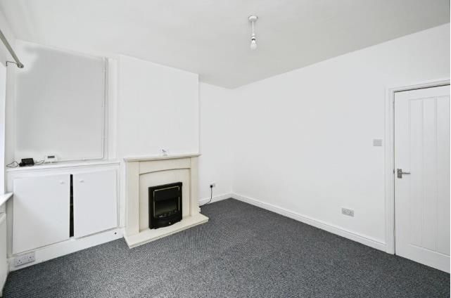 Property photo 3 of 14 Balcony