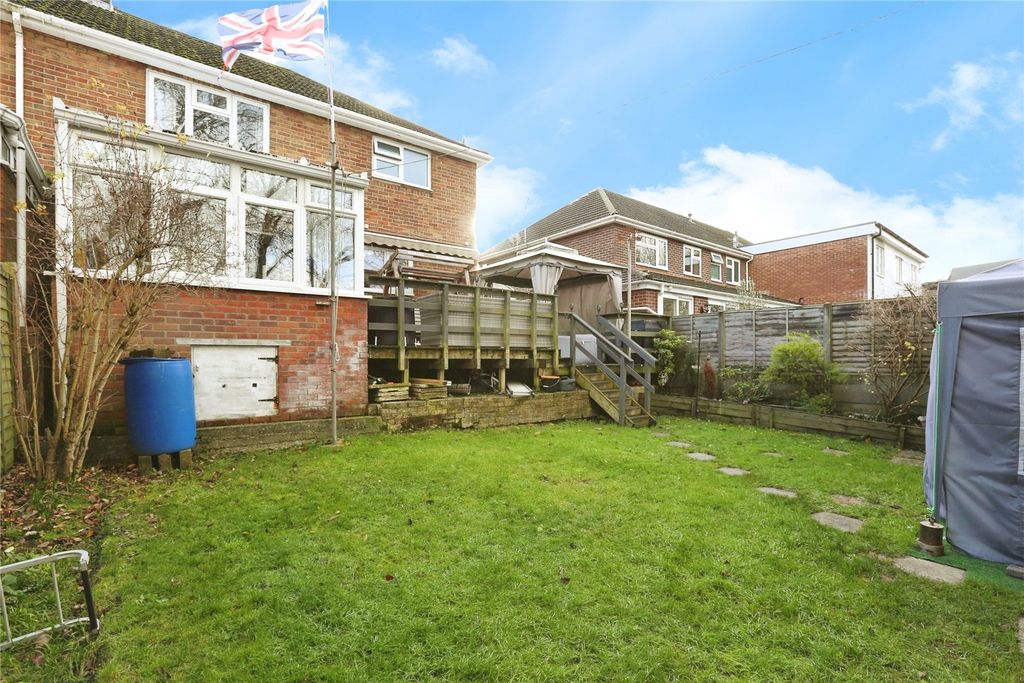 Property photo 2 of 15 Picture No. 35