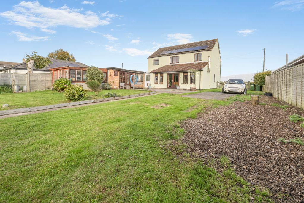 Property photo 2 of 27