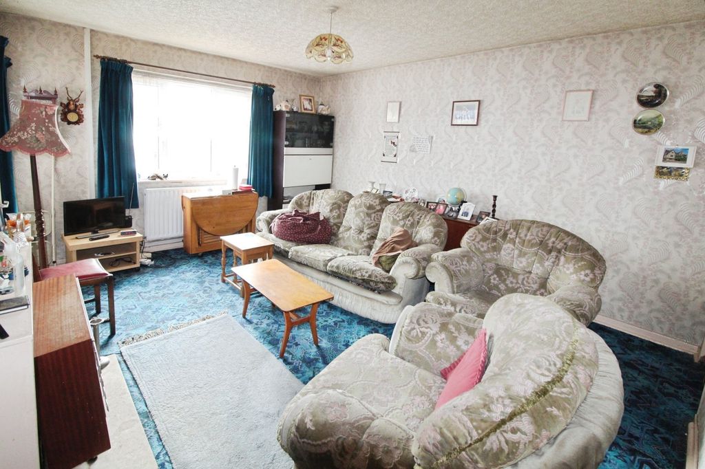 Property photo 3 of 8 Picture No. 04