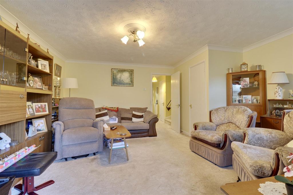 Property photo 2 of 15 C191Bf7C-960B-476B-Ad90-A8886B0A465E_1_201_A.Jpeg