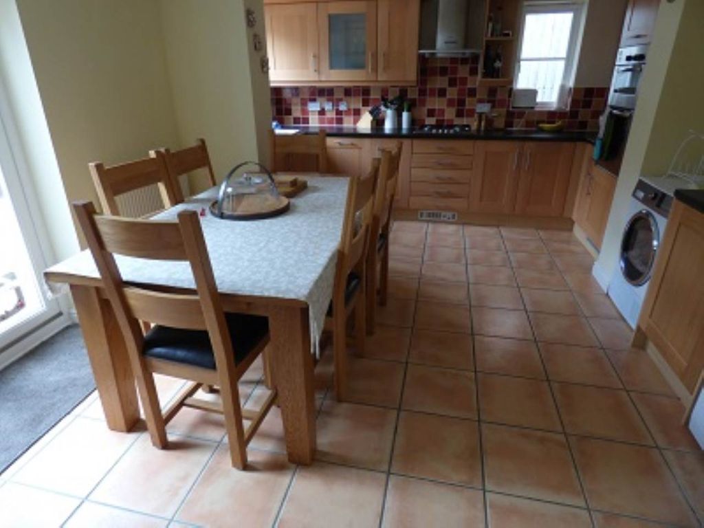 Property photo 3 of 14 Kitchen