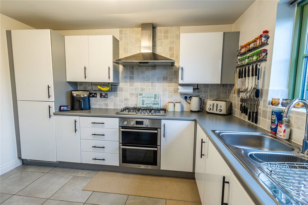 Property photo 3 of 48 Picture No. 30