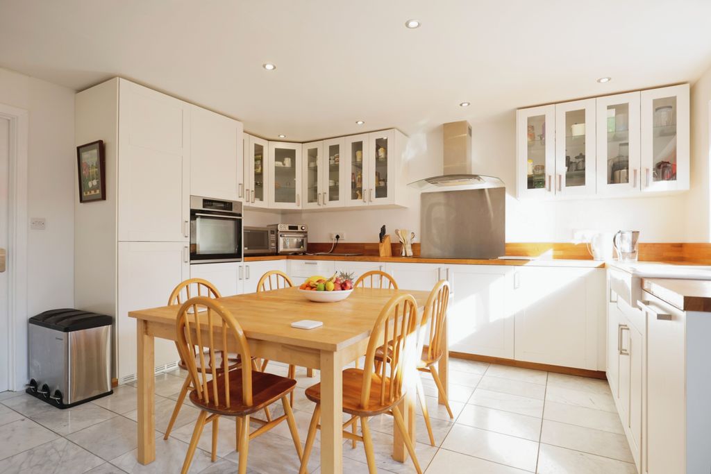 Property photo 2 of 17 Photography