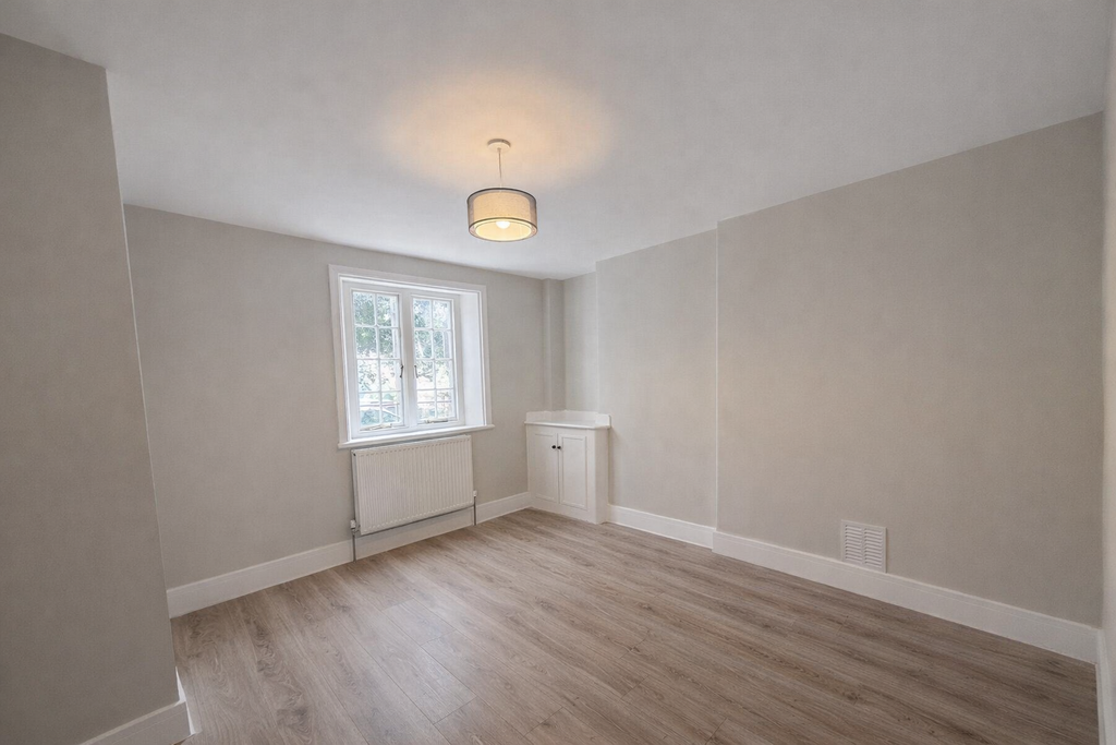 Property photo 1 of 9 Photo 0