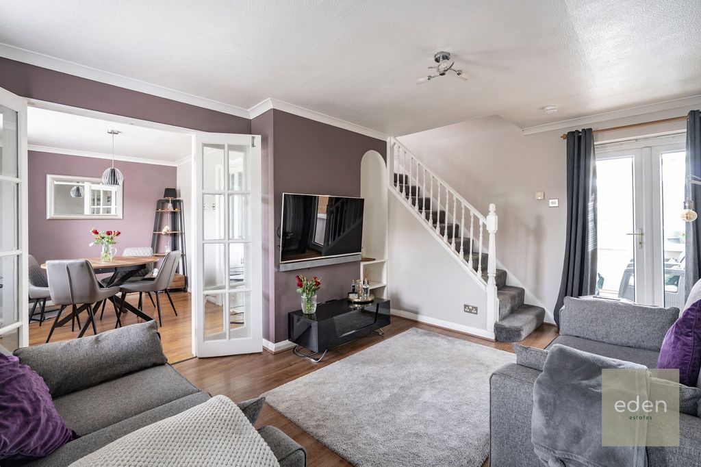 Property photo 3 of 25