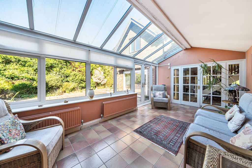 Property photo 3 of 16 Conservatory