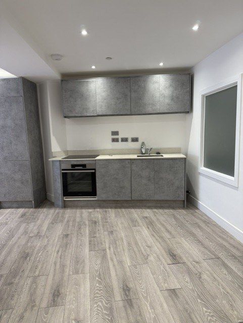 Property photo 1 of 7 2 Bed Flat To Rent New Bedford Road, Luton Lu1