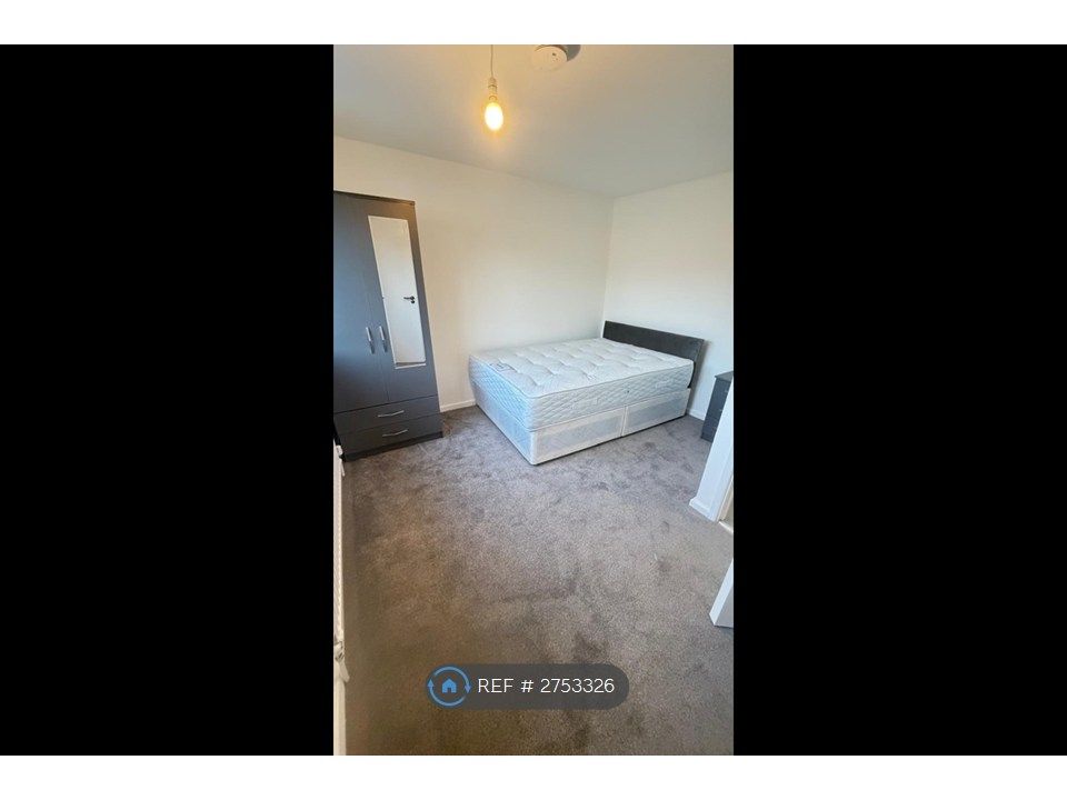 Property photo 2 of 9 Double Bedroom