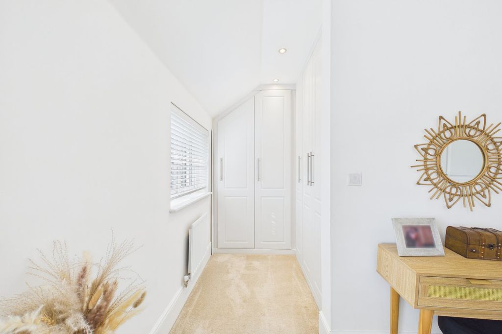 Additional image 7 of 4 bed detached house for saleAusten Grove, Arborfield Green, Reading, Berkshire RG2