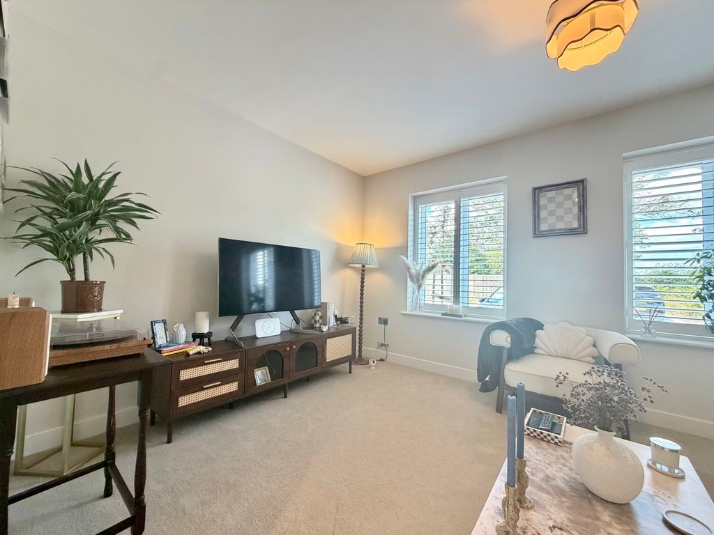 Property photo 3 of 15 Photo 11