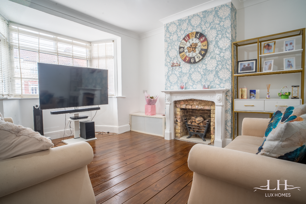 Property photo 3 of 20