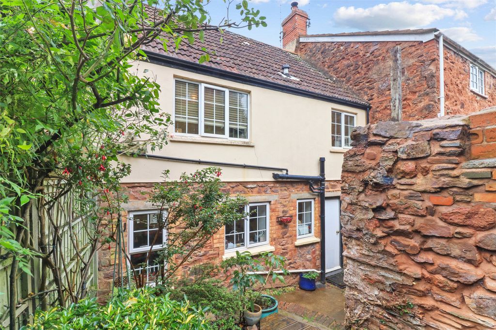 Property photo 2 of 18 Picture No. 11