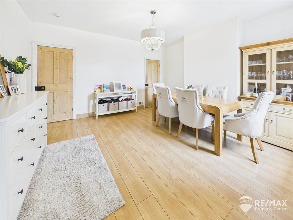 Property photo 2 of 20 Cam02842G0-Pr0217-Still013.Jpg