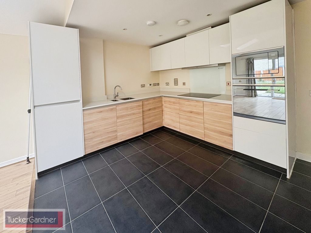 Property photo 3 of 21