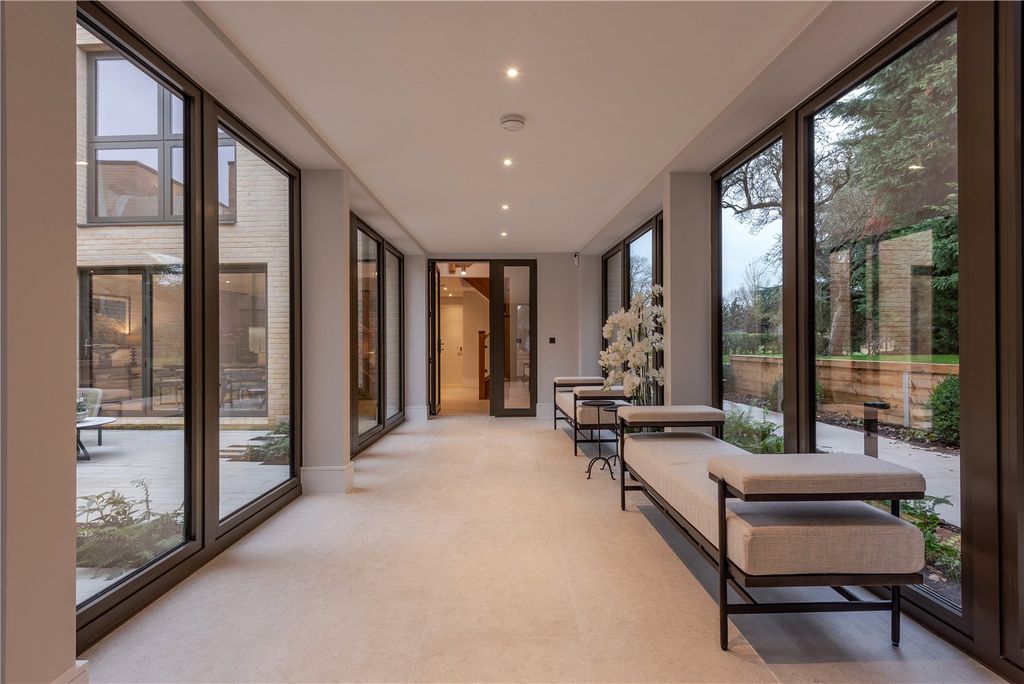 Property photo 2 of 13 Show Home