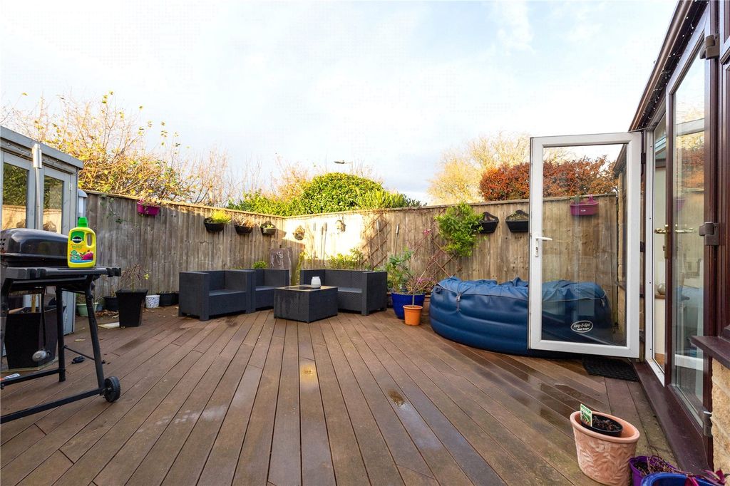 Property photo 2 of 8 Picture No. 01