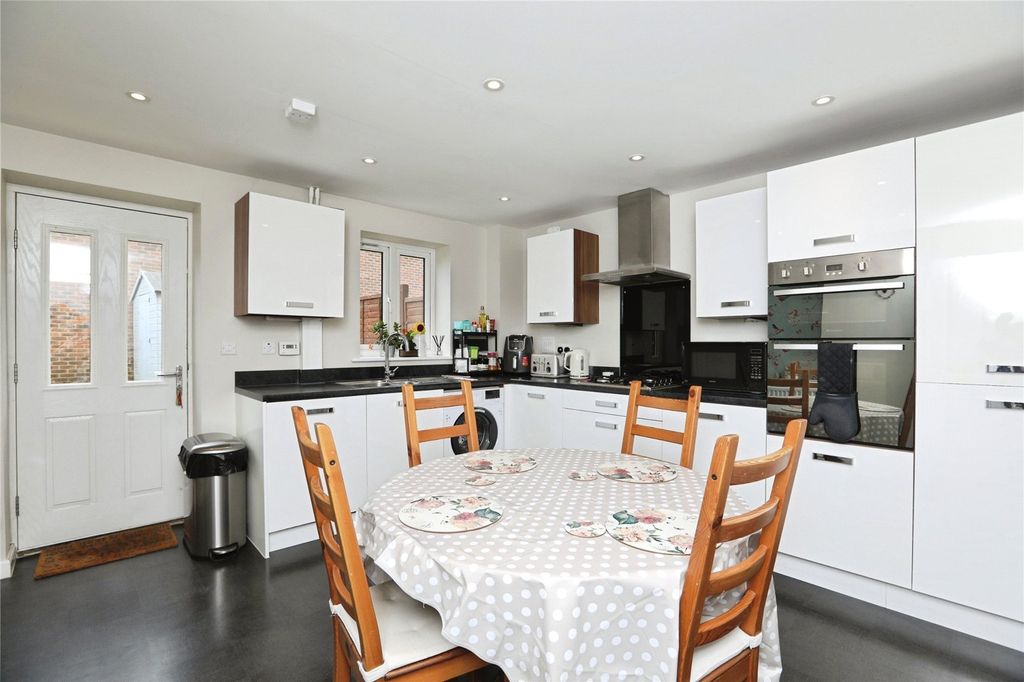 Property photo 2 of 18 Picture No. 02