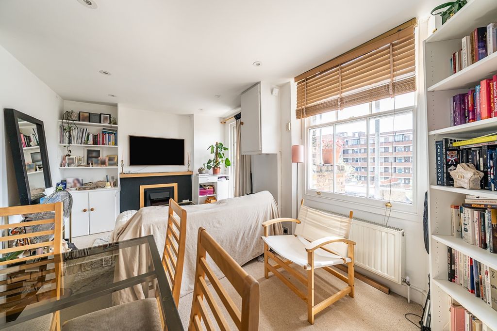 Property photo 2 of 10 12 83 St Georges ...