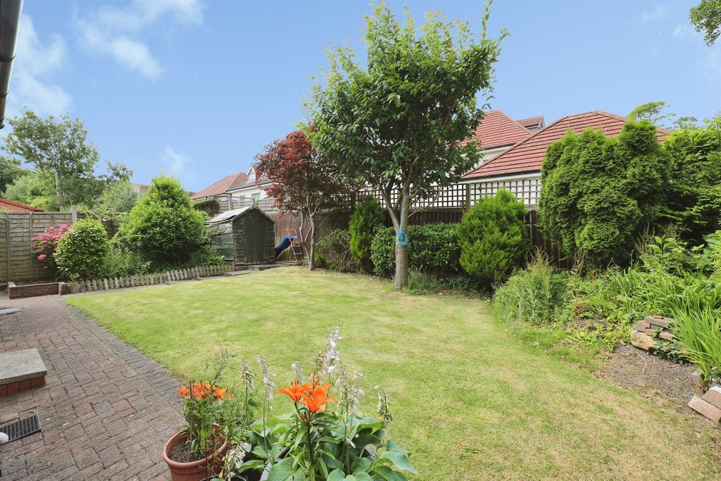 Property photo 2 of 16