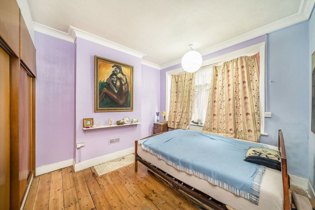 Property photo 3 of 6