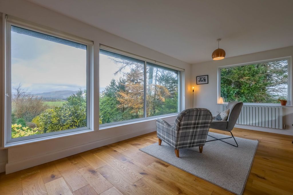 Property photo 3 of 30