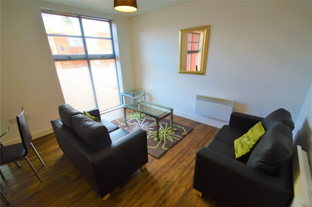 Property photo 2 of 10 Lounge