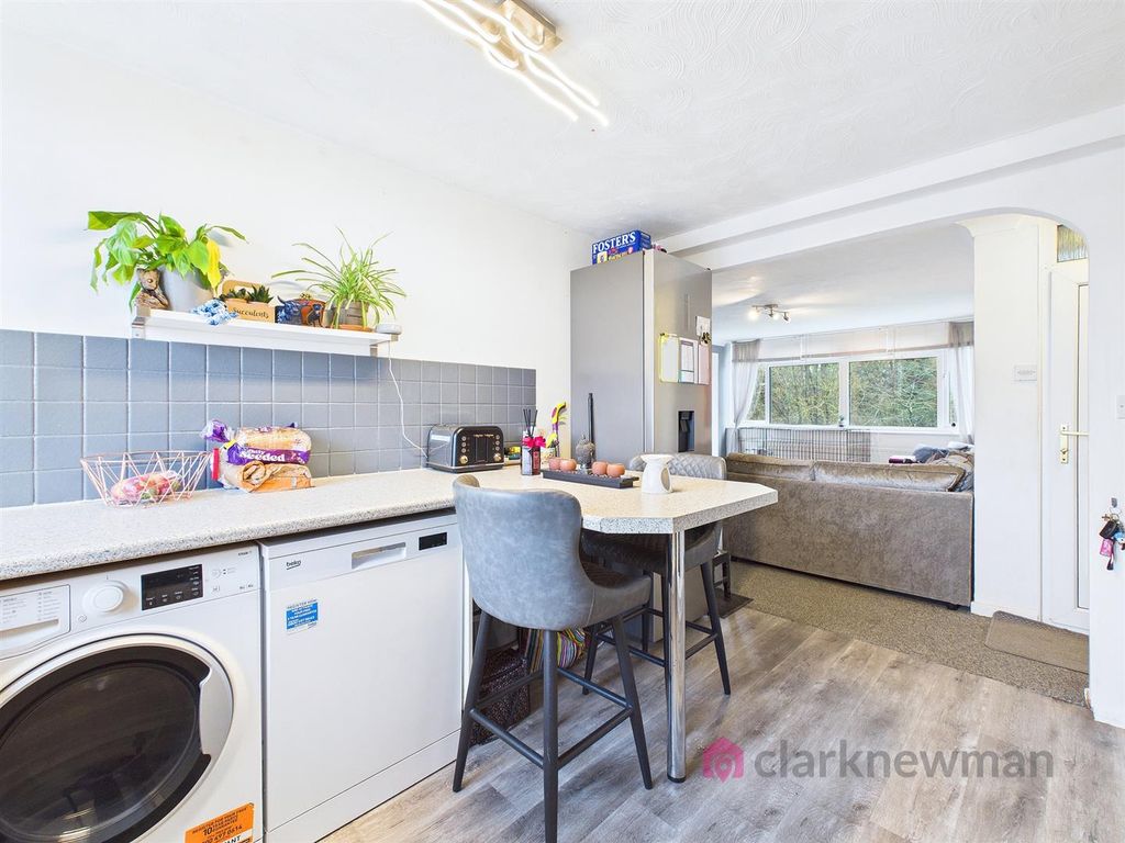 Property photo 2 of 15 Kitchen